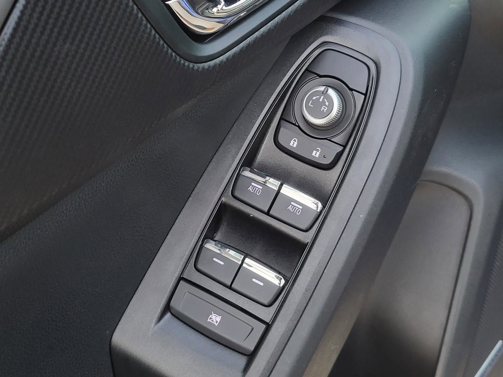 Certified 2025 Subaru Crosstrek 2.5i Limited w/ Crosstrek Mirror Package image 17