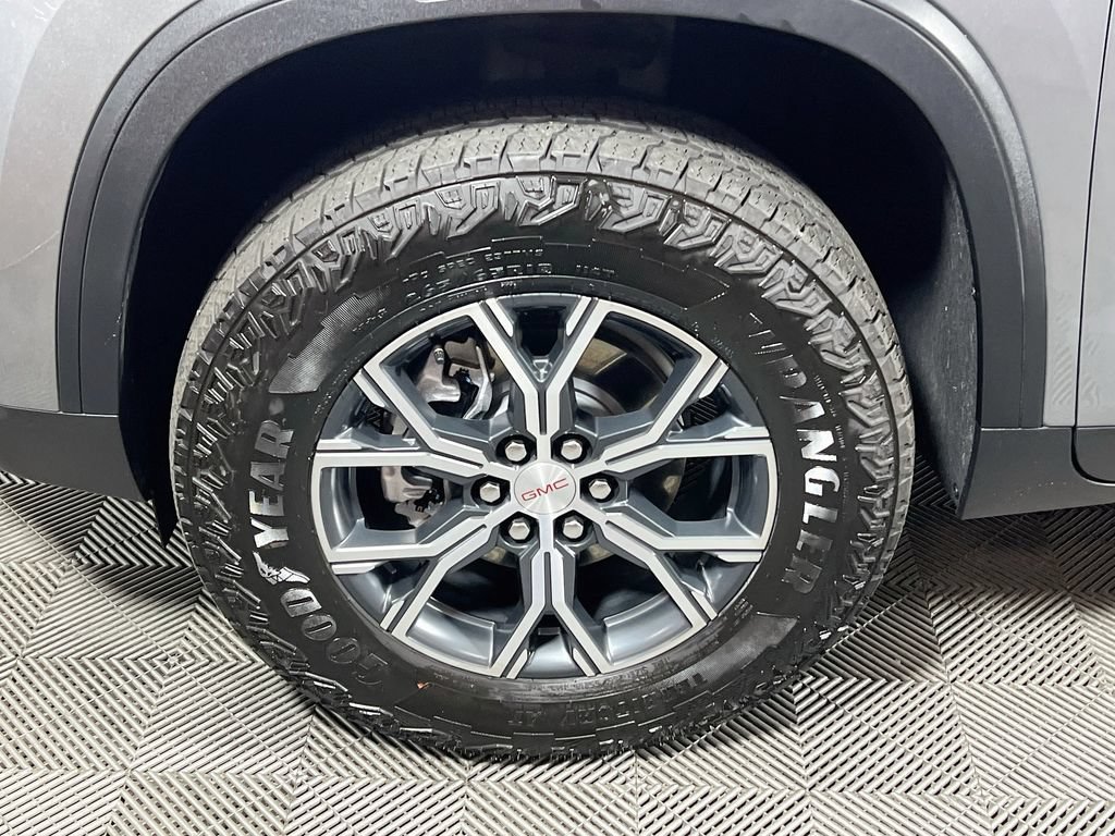 Used 2025 GMC Acadia AT4 w/ LPO, Floor Liner Package AWD/4WD image 29