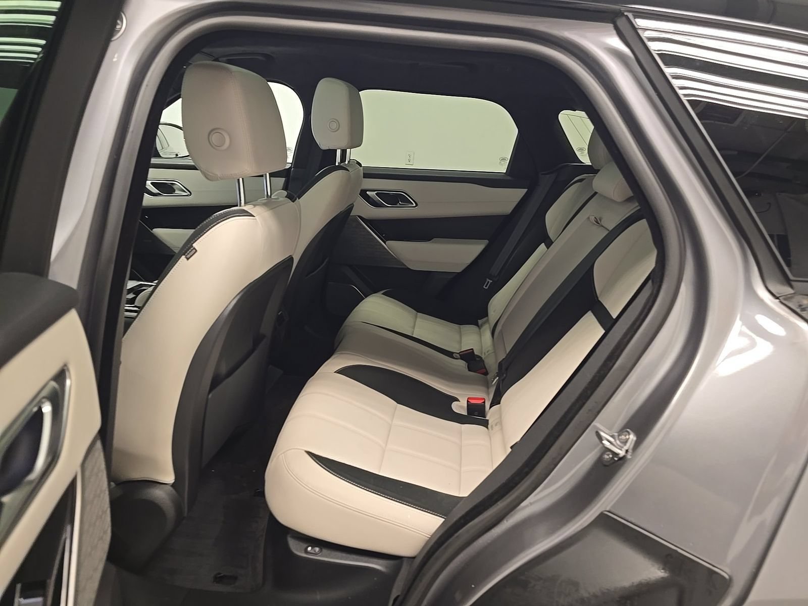 Used 2023 Land Rover Range Rover Velar R-Dynamic S AWD/4WD image 8