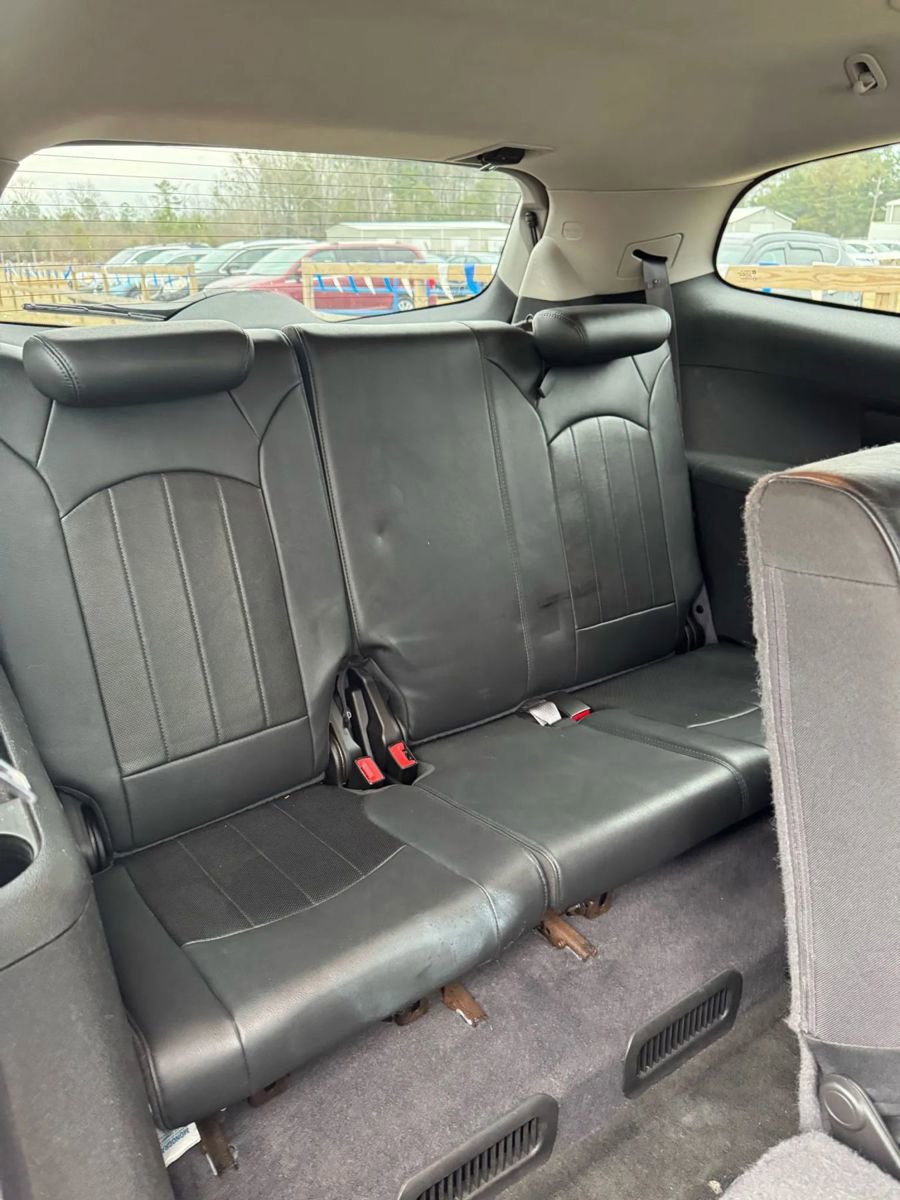 Used 2011 Buick Enclave CXL image 15