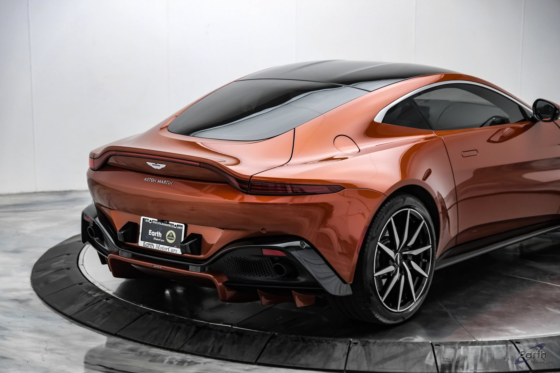 Used 2019 Aston Martin V8 Vantage Coupe RWD image 22