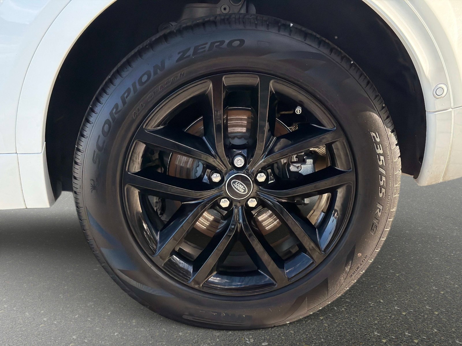 Used 2025 Land Rover Discovery Sport S image 17