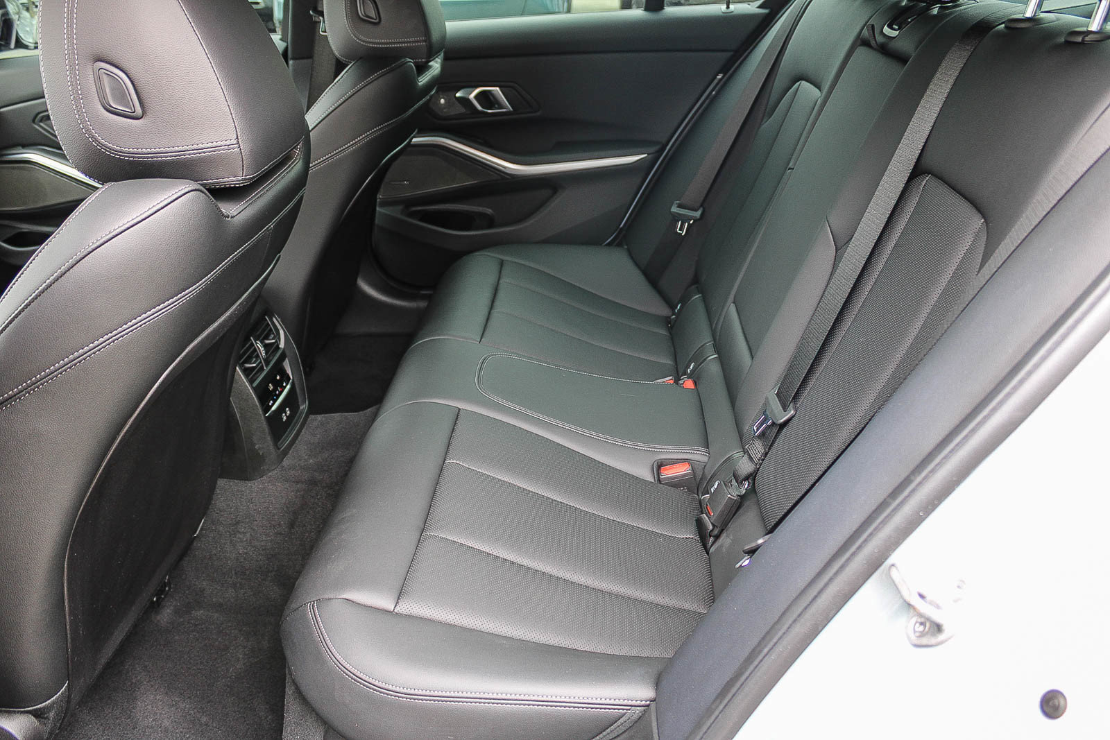 Certified 2025 BMW M340i xDrive w/ Premium Package AWD/4WD image 14