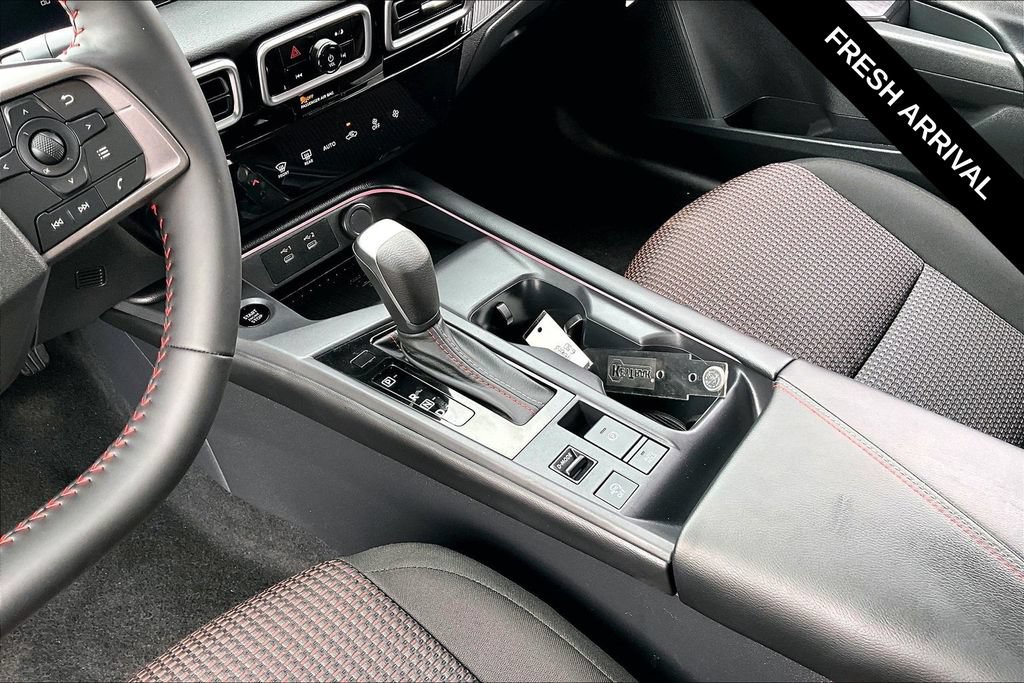 Used 2026 Nissan Sentra SR w/ Floor Mat Package FWD image 8