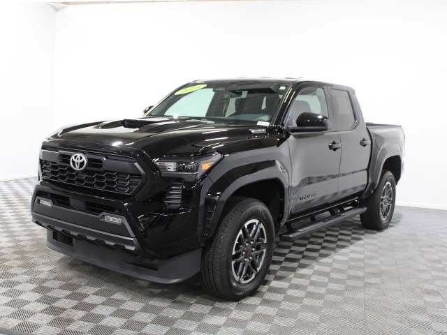 Certified 2025 Toyota Tacoma TRD Sport AWD/4WD image 2