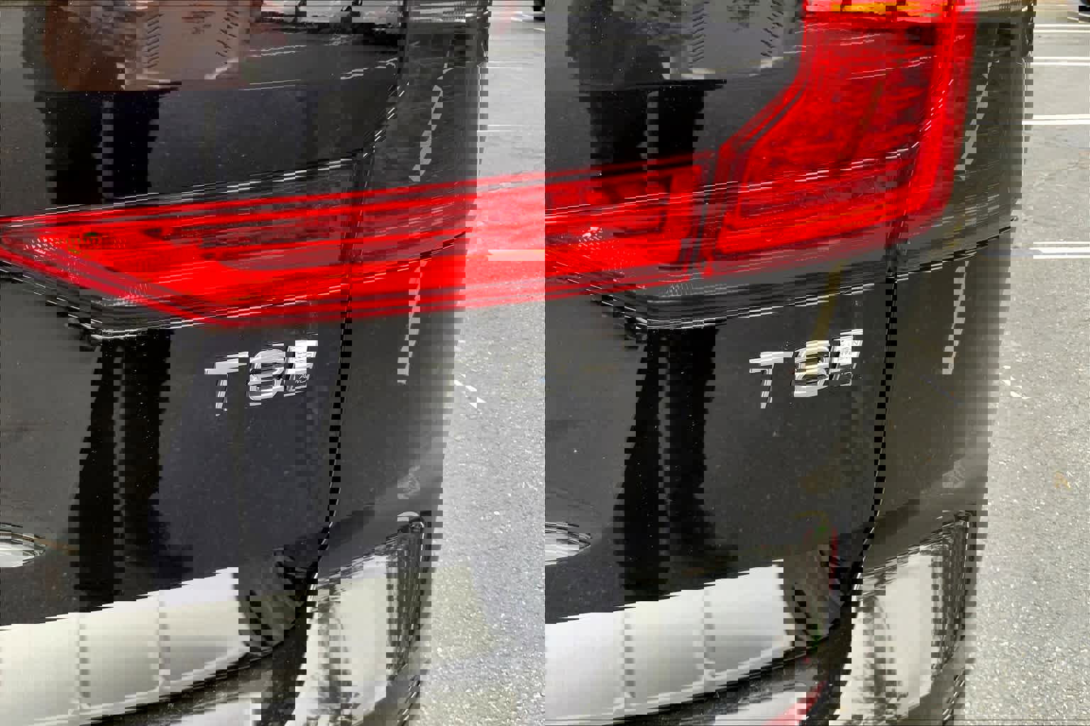 New 2025 Volvo XC60 T8 Plus w/ Protection Package Premier image 6