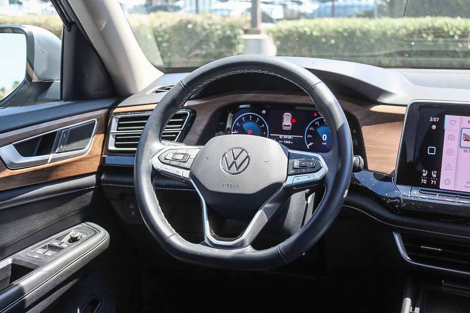 Used 2024 Volkswagen Atlas SE FWD image 19