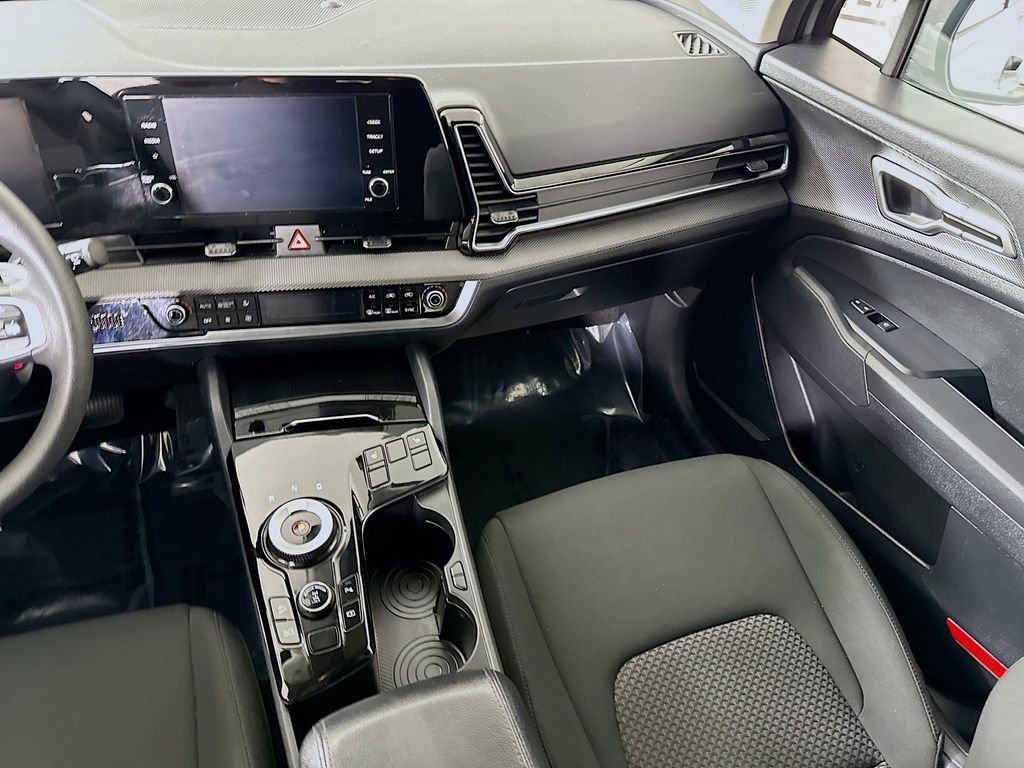 Used 2024 Kia Sportage LX image 25