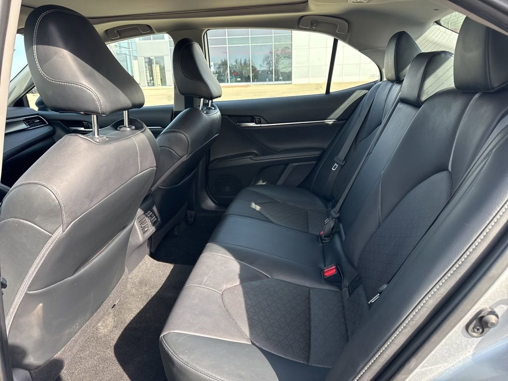 Used 2021 Toyota Camry XSE FWD image 9