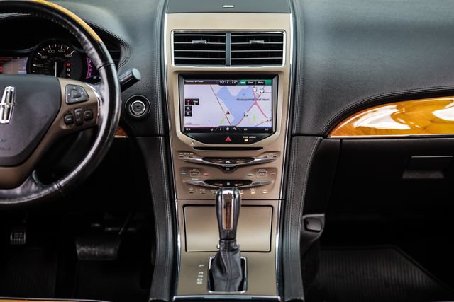 Used 2013 Lincoln MKX AWD image 22