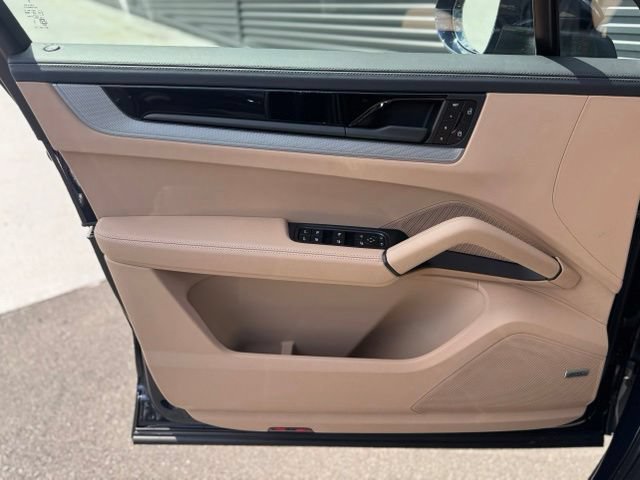 New 2026 Porsche Cayenne S AWD/4WD image 13