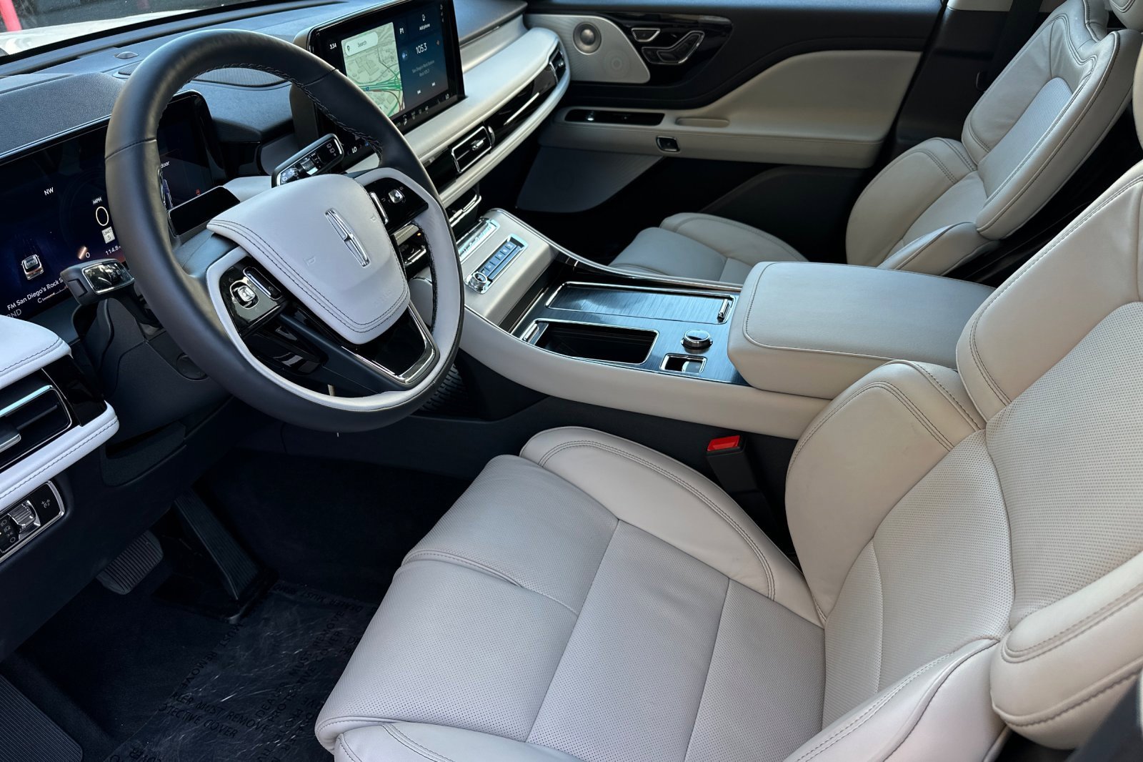 New 2025 Lincoln Aviator Reserve w/ Equipment Group 201A image 9