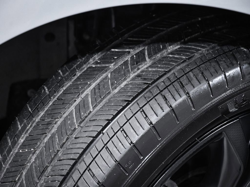 Used 2024 Toyota Sienna XSE image 77