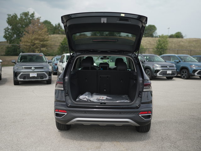 New 2025 Volkswagen Taos SE AWD/4WD image 7