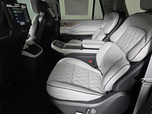 New 2026 Lincoln Navigator L Black Label image 14