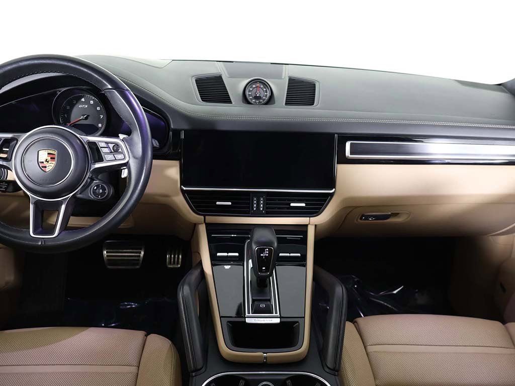 Used 2022 Porsche Cayenne GTS image 40