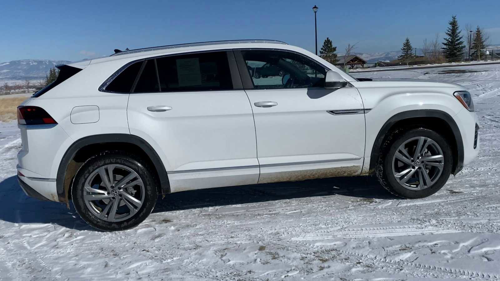 Used 2024 Volkswagen Atlas Cross Sport SEL R-Line image 9