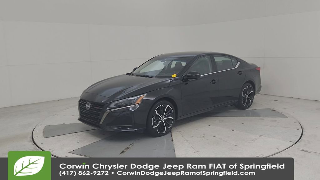 Used 2025 Nissan Altima 2.5 SR image 8