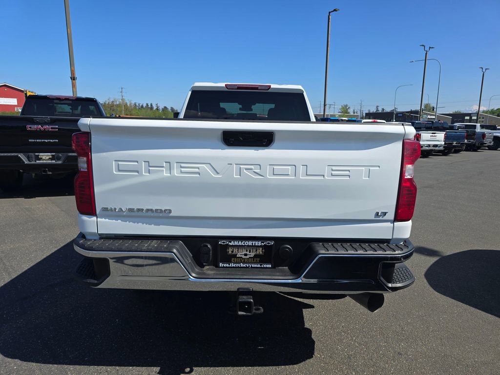 Used 2025 Chevrolet Silverado 2500 LT w/ Convenience Package AWD/4WD image 4