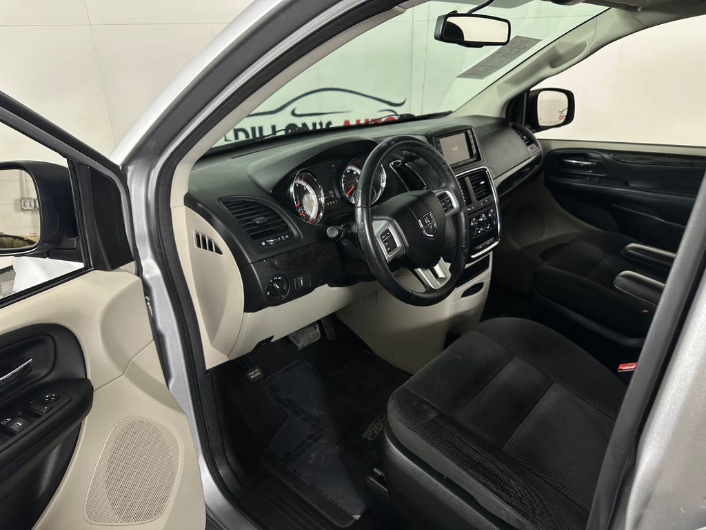 Used 2017 Dodge Grand Caravan SE w/ Power Window Group image 17