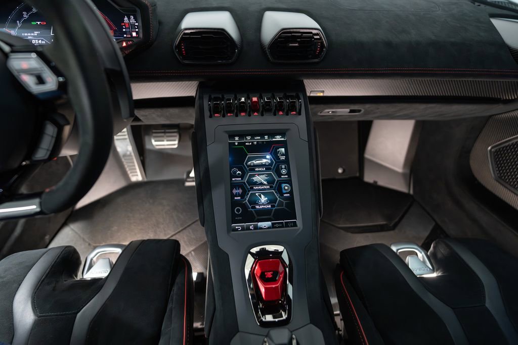 Used 2022 Lamborghini Huracan STO image 14