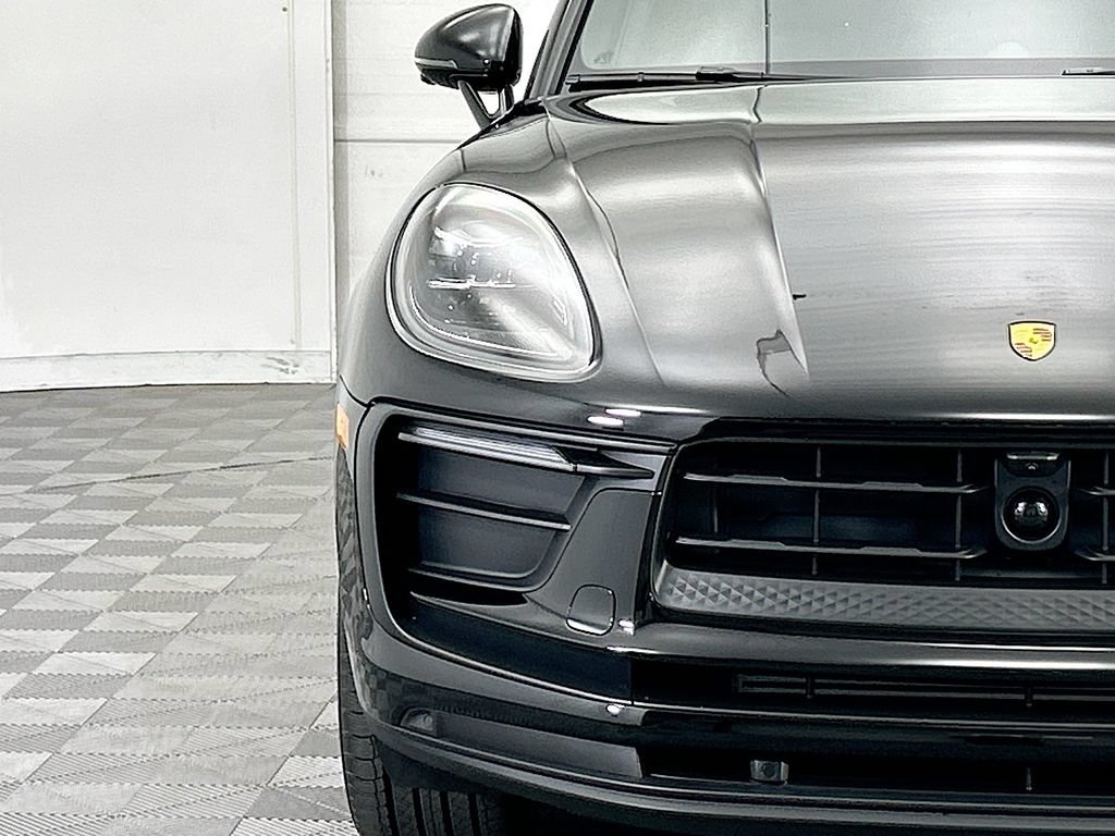 Used 2026 Porsche Macan AWD/4WD image 12