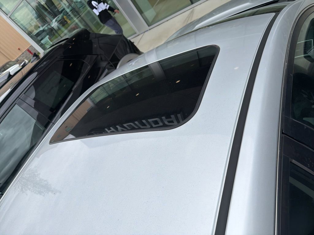 Used 2018 Nissan Sentra SV w/ Premium Package (P01) image 10