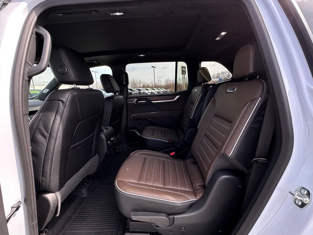 Certified 2026 GMC Acadia Denali Ultimate w/ LPO, Floor Liner Package image 22