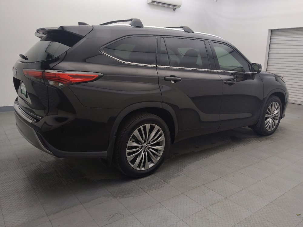 Used 2021 Toyota Highlander Platinum image 10