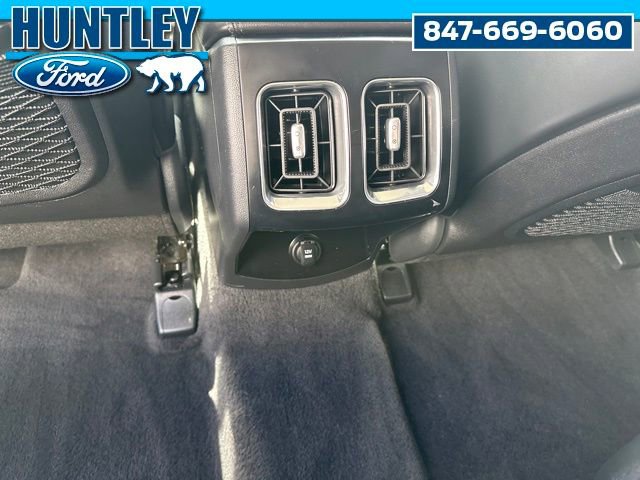 Used 2025 Kia Sorento S image 16