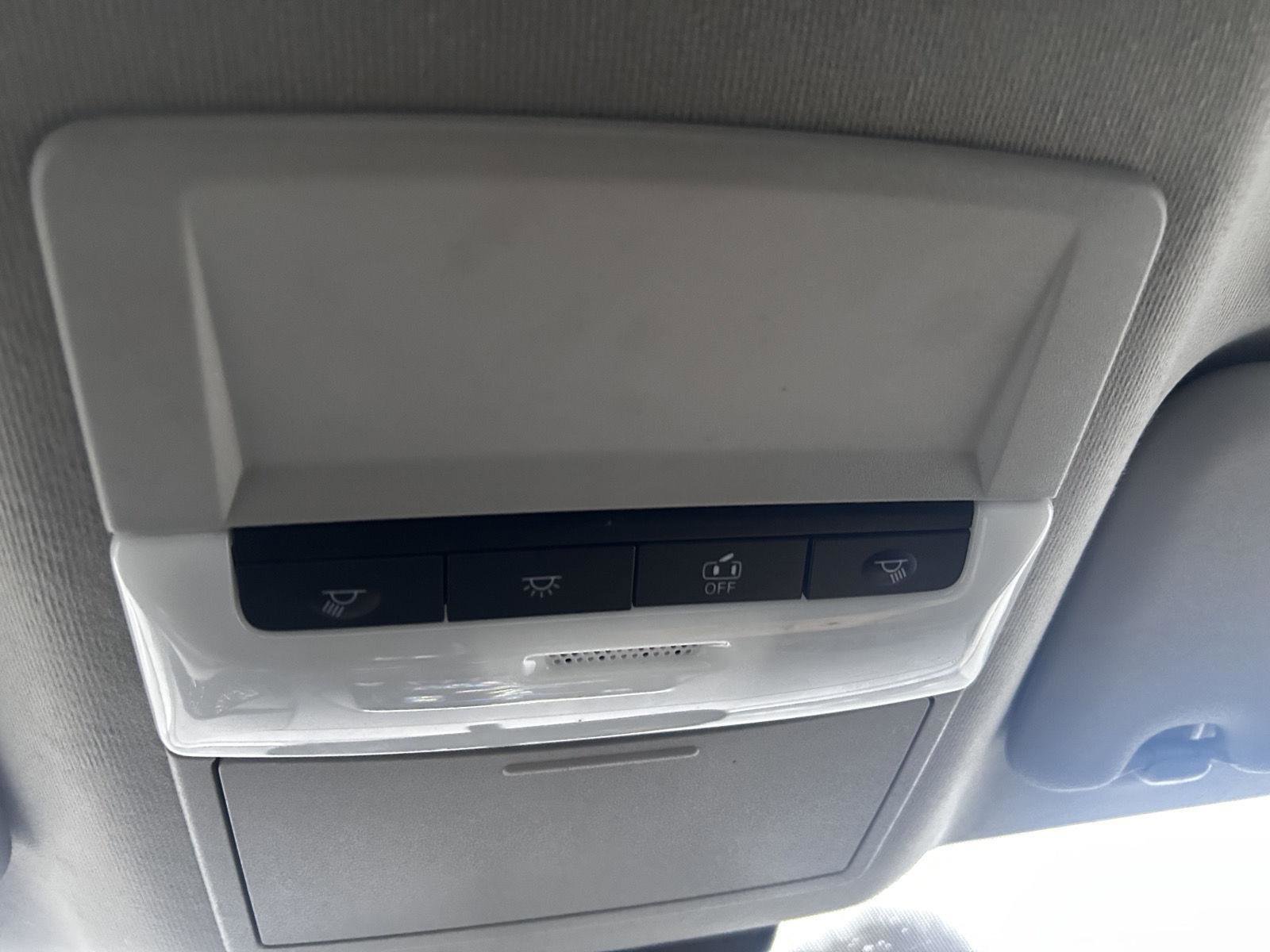 Used 2025 Nissan Sentra SV image 25