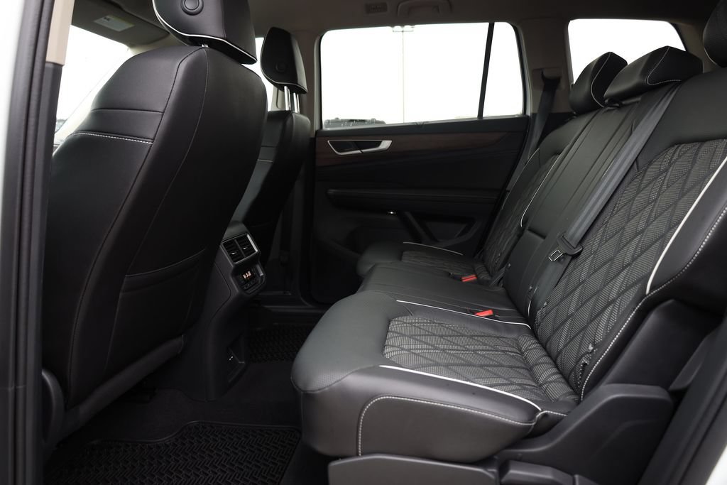 Used 2025 Volkswagen Atlas SEL Premium R-Line AWD/4WD image 18