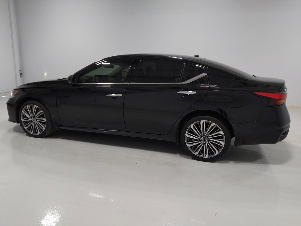Used 2023 Nissan Altima 2.5 SL image 3
