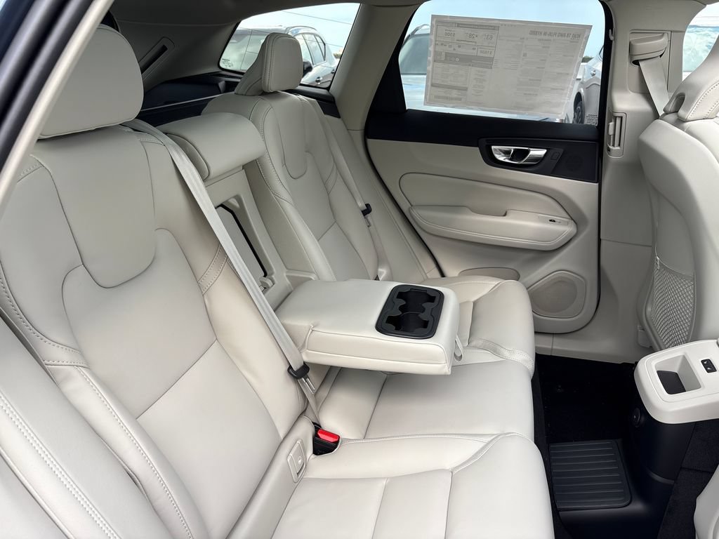 New 2026 Volvo XC60 T8 Ultra w/ Protection Package Premier AWD/4WD image 18