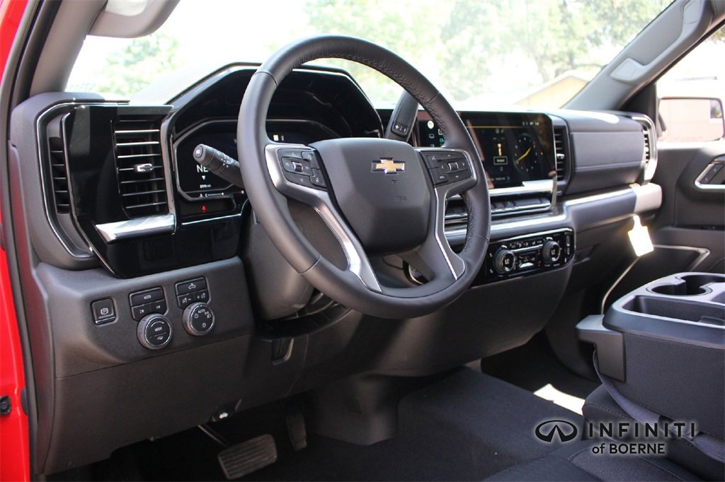 Used 2022 Chevrolet Silverado 1500 LT image 8