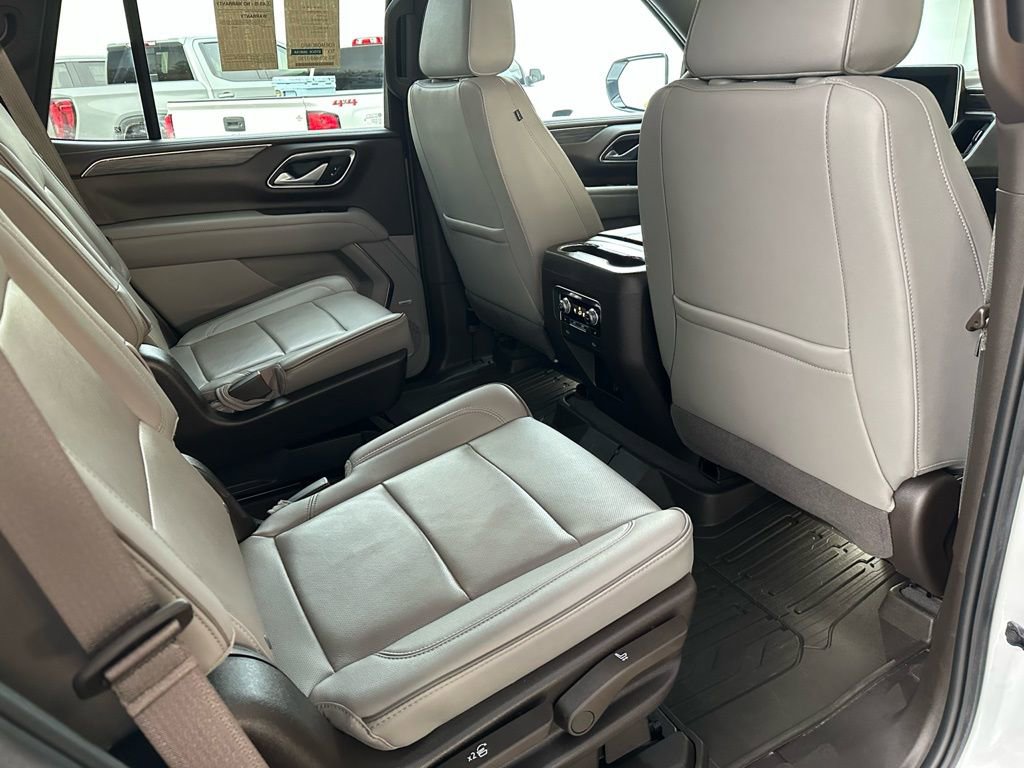 Used 2022 GMC Yukon SLT w/ SLT Luxury Package image 17
