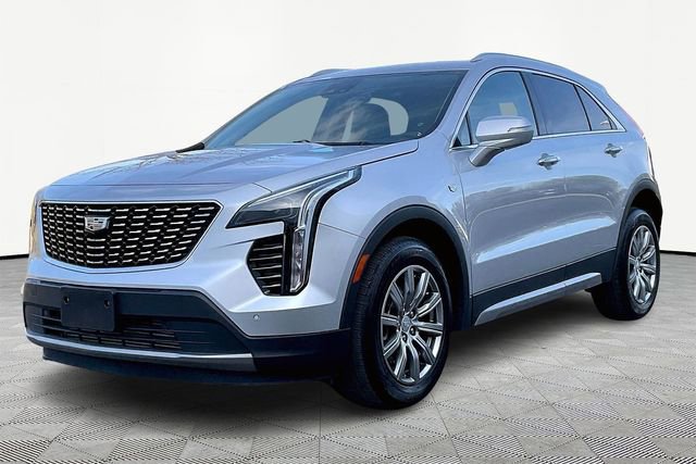 Used 2022 Cadillac XT4 Premium Luxury w/ Safety Alert Package image 3