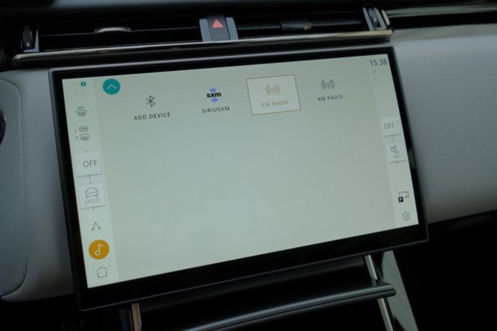 New 2025 Land Rover Range Rover Velar Dynamic SE image 23