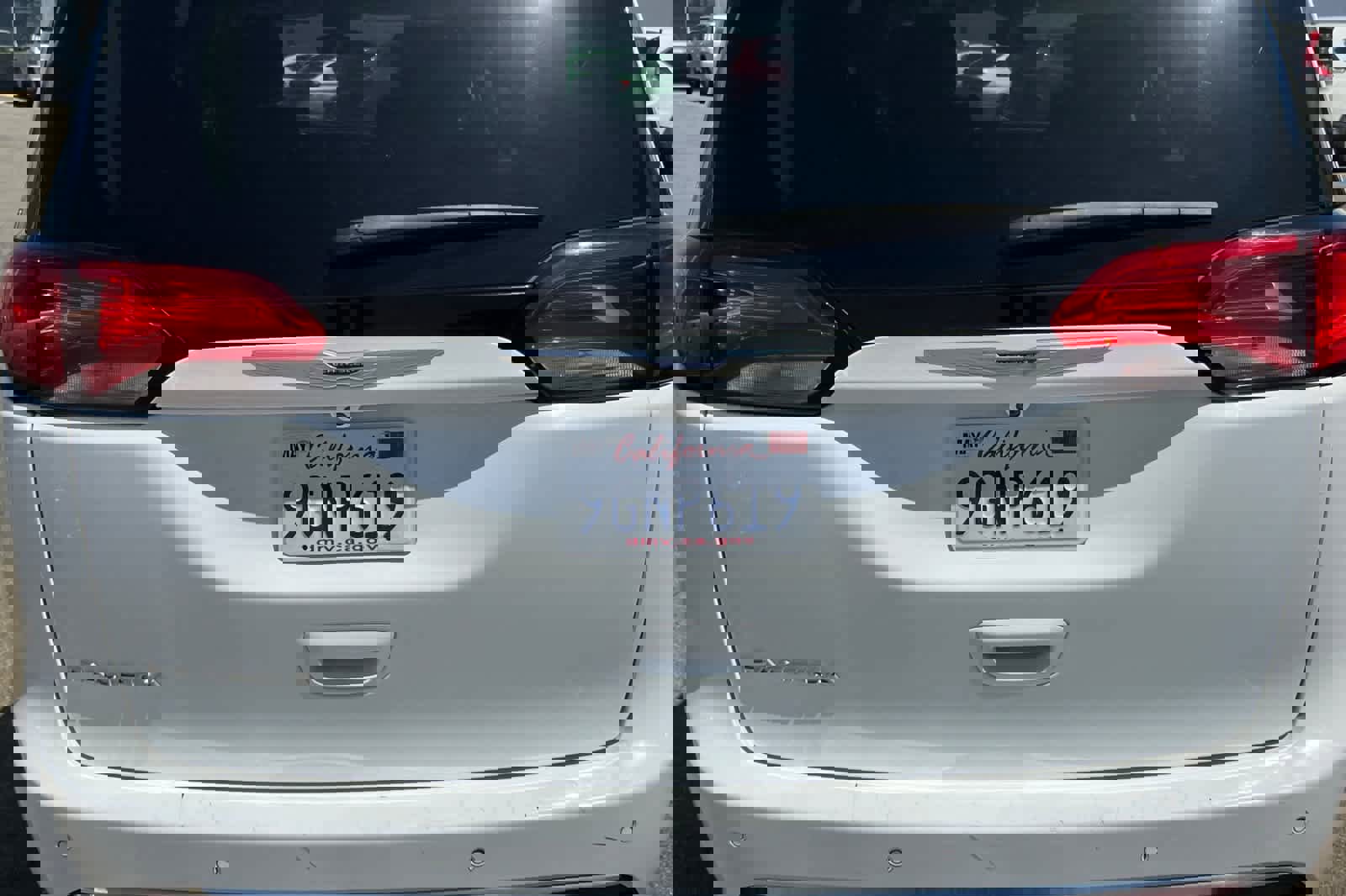 Used 2020 Chrysler Pacifica Touring-L image 19