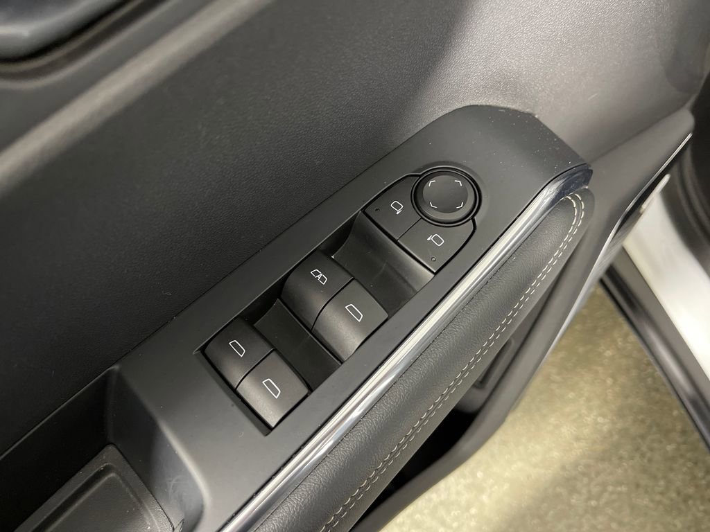 Used 2024 GMC Acadia Elevation image 16