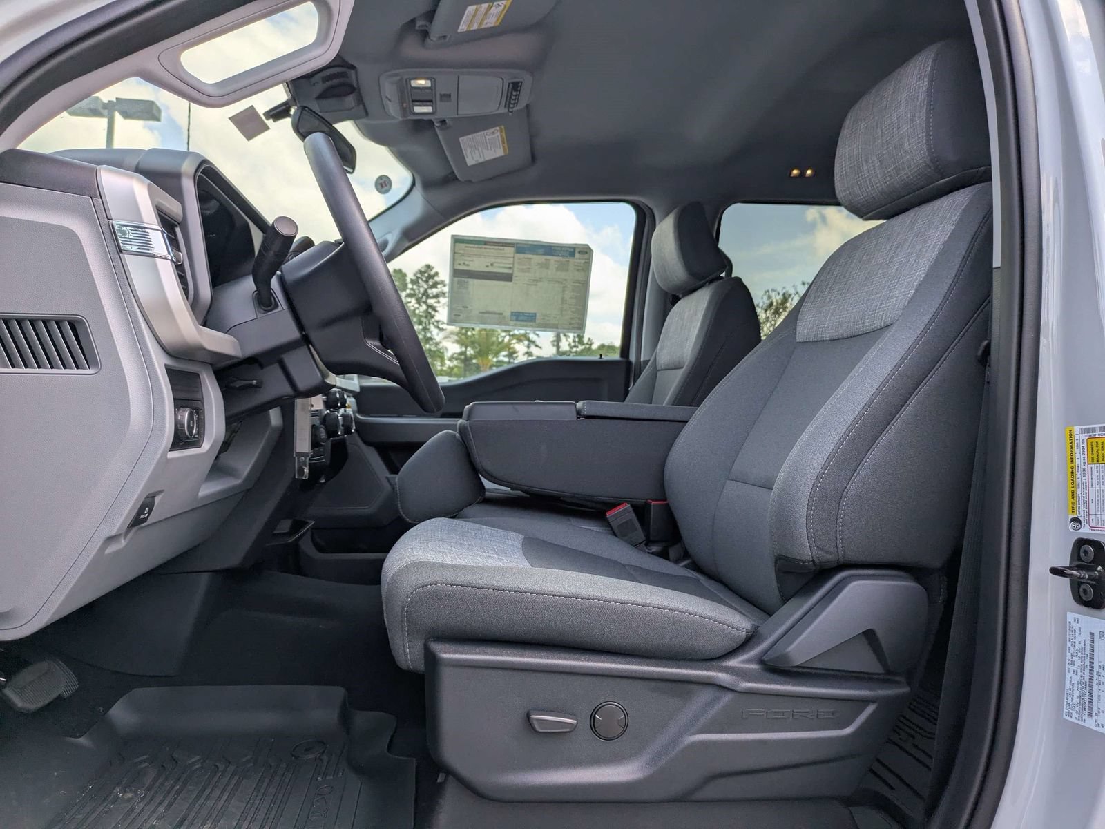 New 2026 Ford F250 XLT w/ FX4 Off-Road Package AWD/4WD image 11