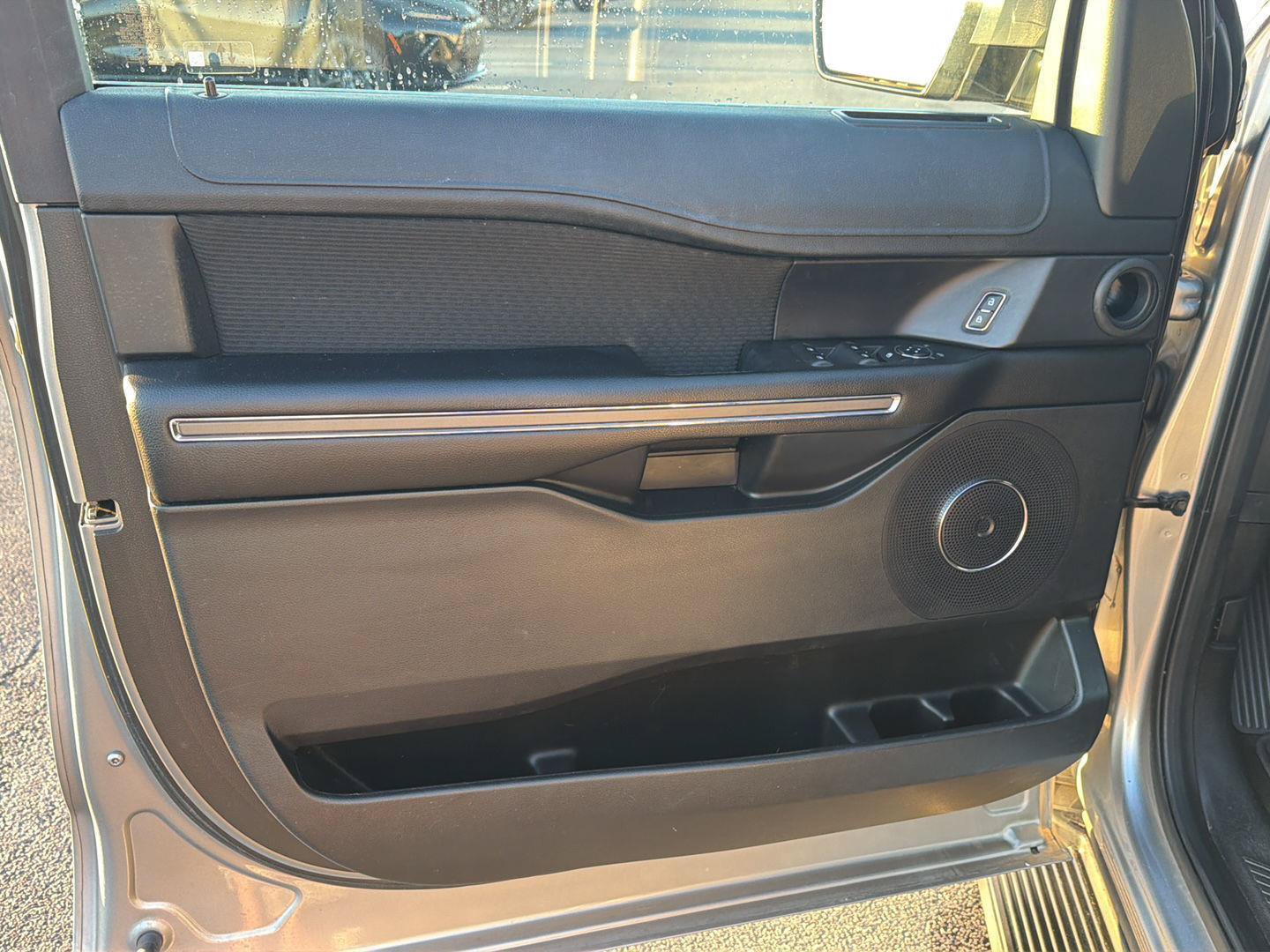 Used 2020 Ford Expedition XLT RWD image 17