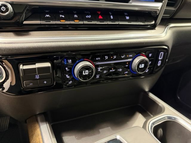 Used 2025 Chevrolet Silverado 1500 High Country AWD/4WD image 22
