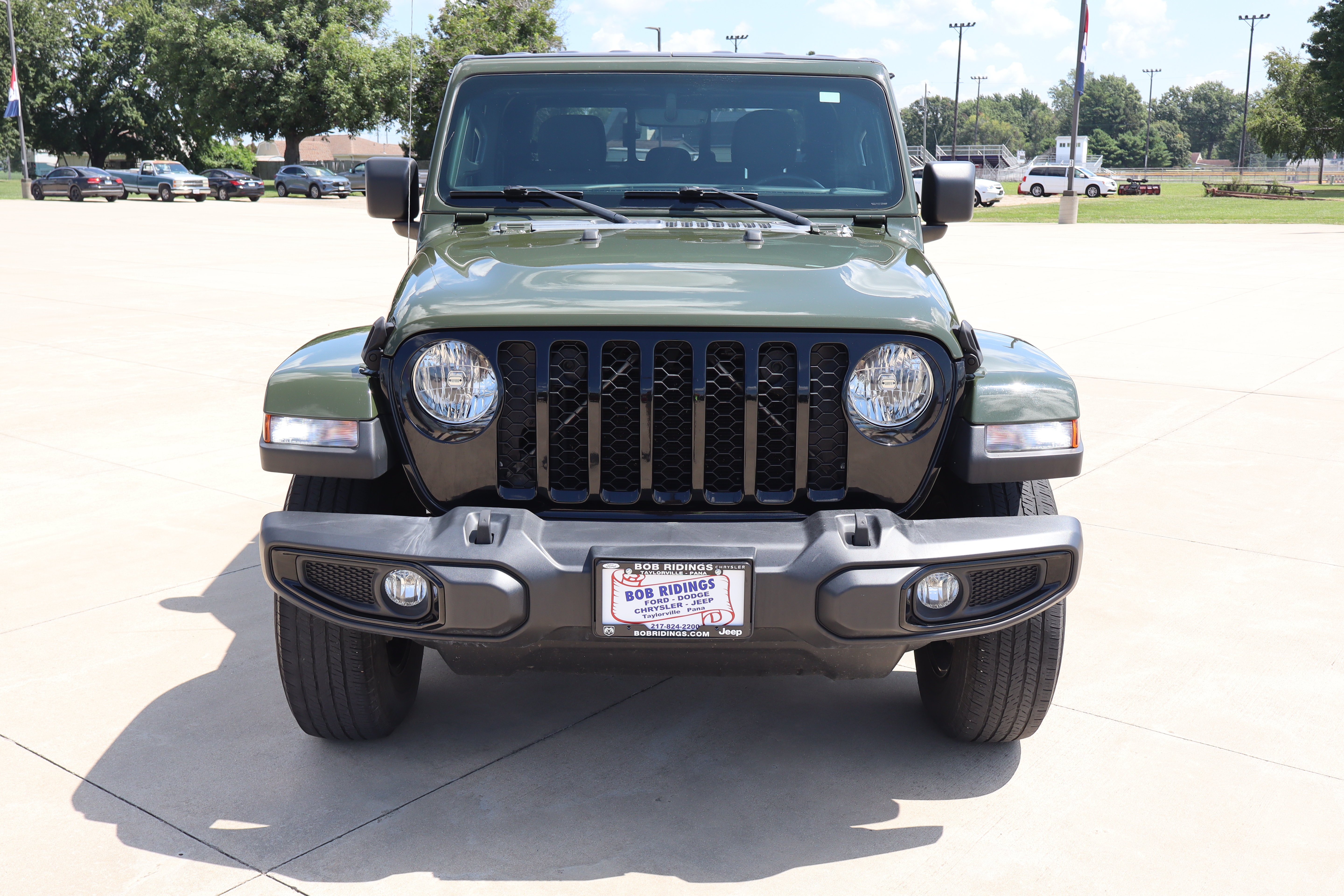 Used 2022 Jeep Gladiator Sport AWD/4WD image 2
