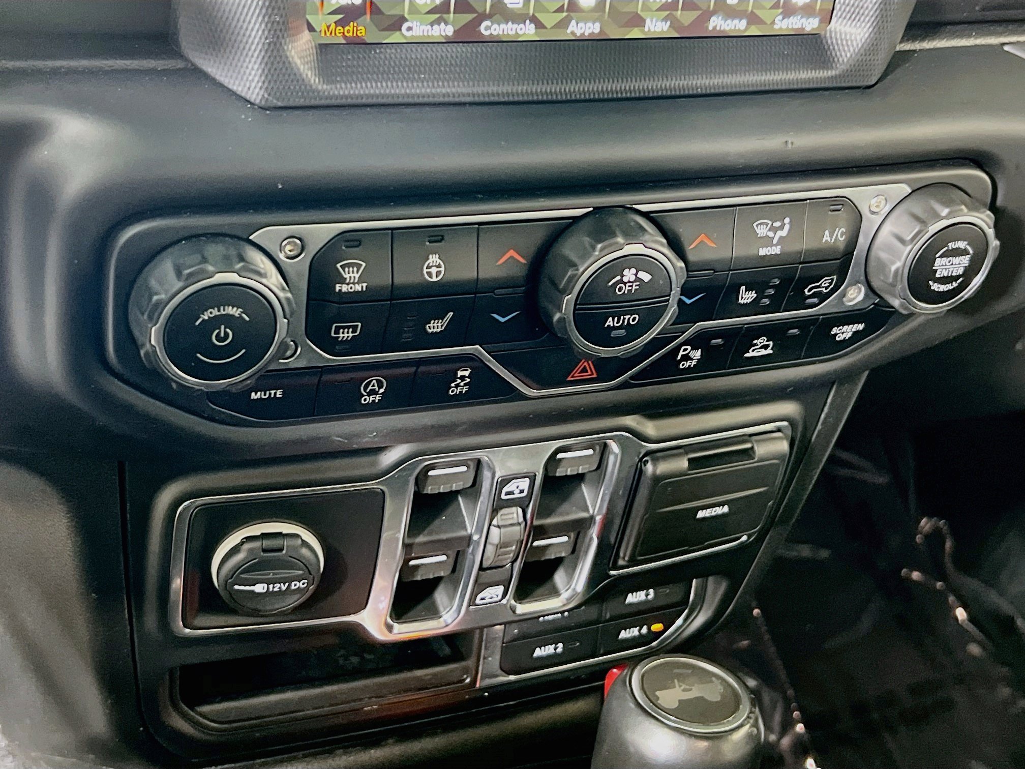 Used 2021 Jeep Wrangler Unlimited Sahara AWD/4WD image 15