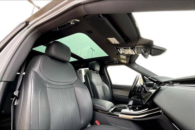 Used 2025 Land Rover Range Rover Sport SE image 27