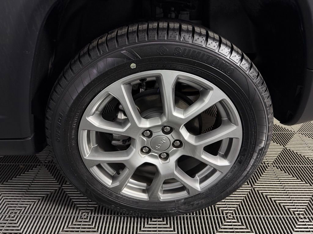 Used 2022 Jeep Compass Latitude image 12