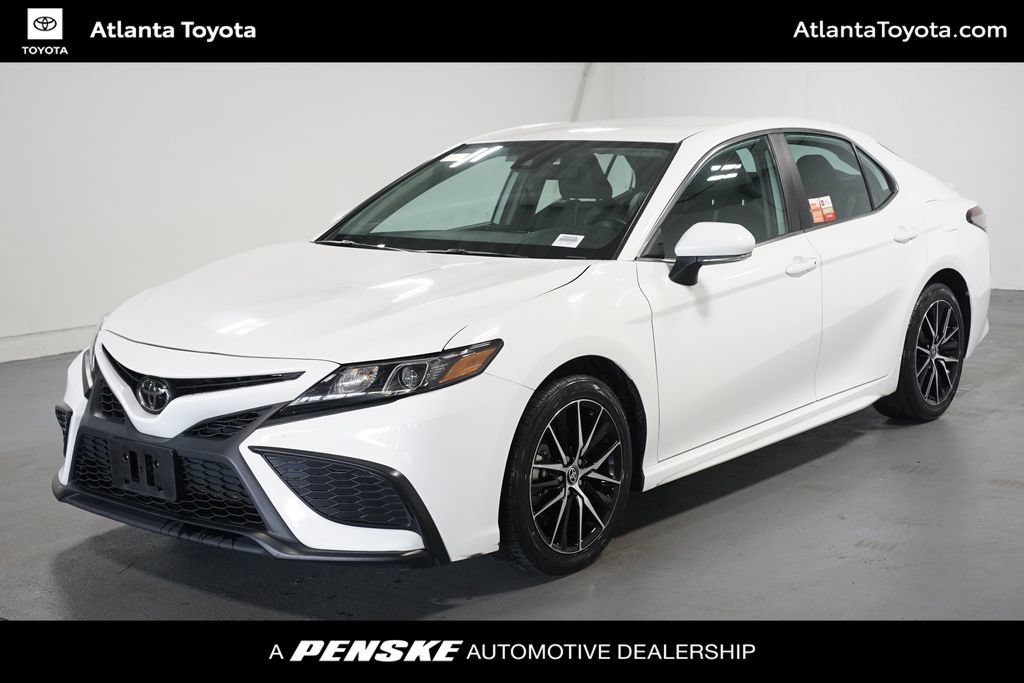 Certified 2024 Toyota Camry SE FWD image 1