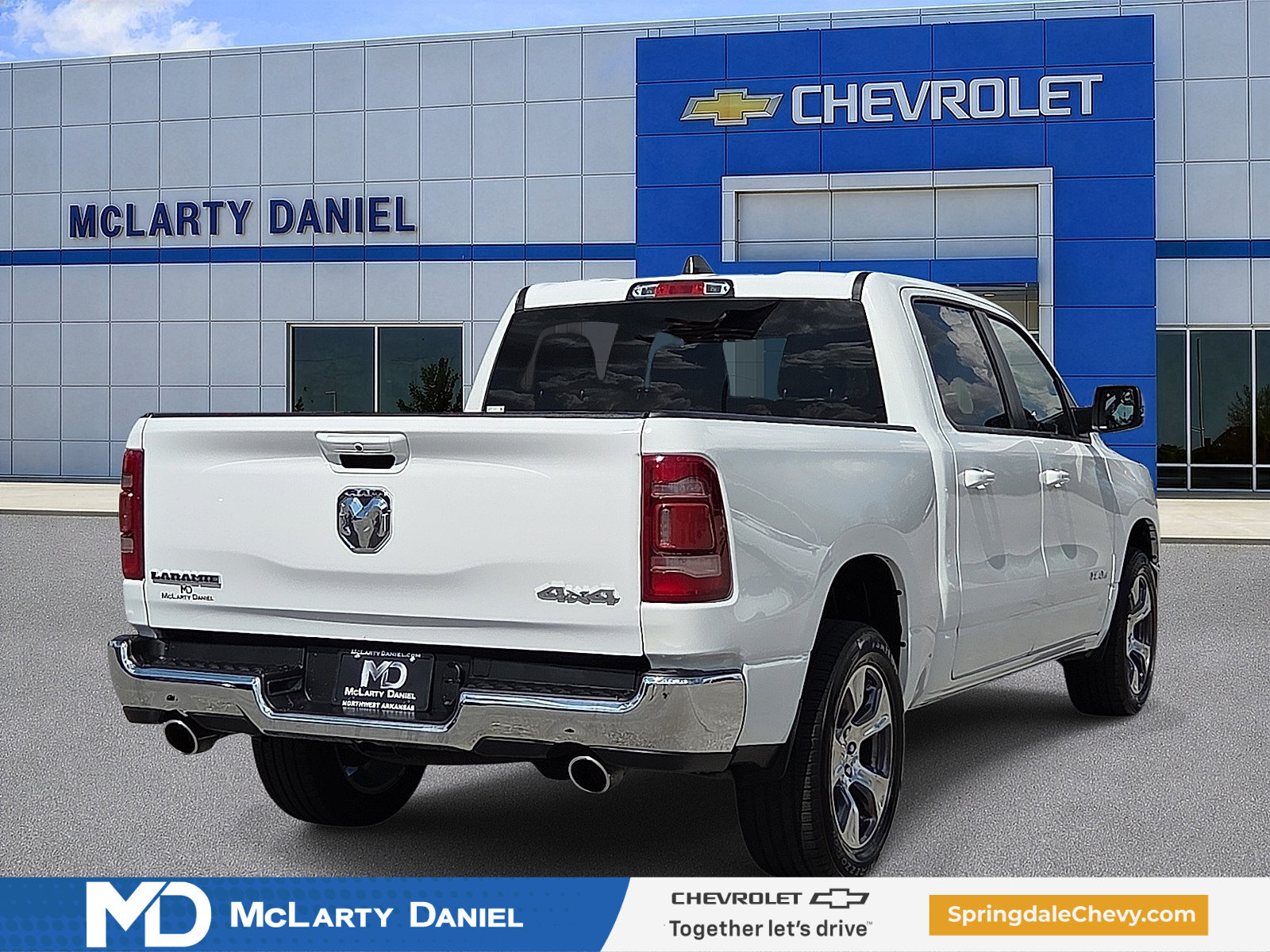 Used 2024 RAM 1500 Laramie AWD/4WD image 5
