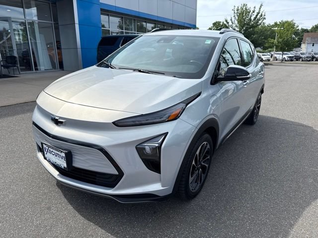 Used 2022 Chevrolet Bolt EUV Premier FWD image 2